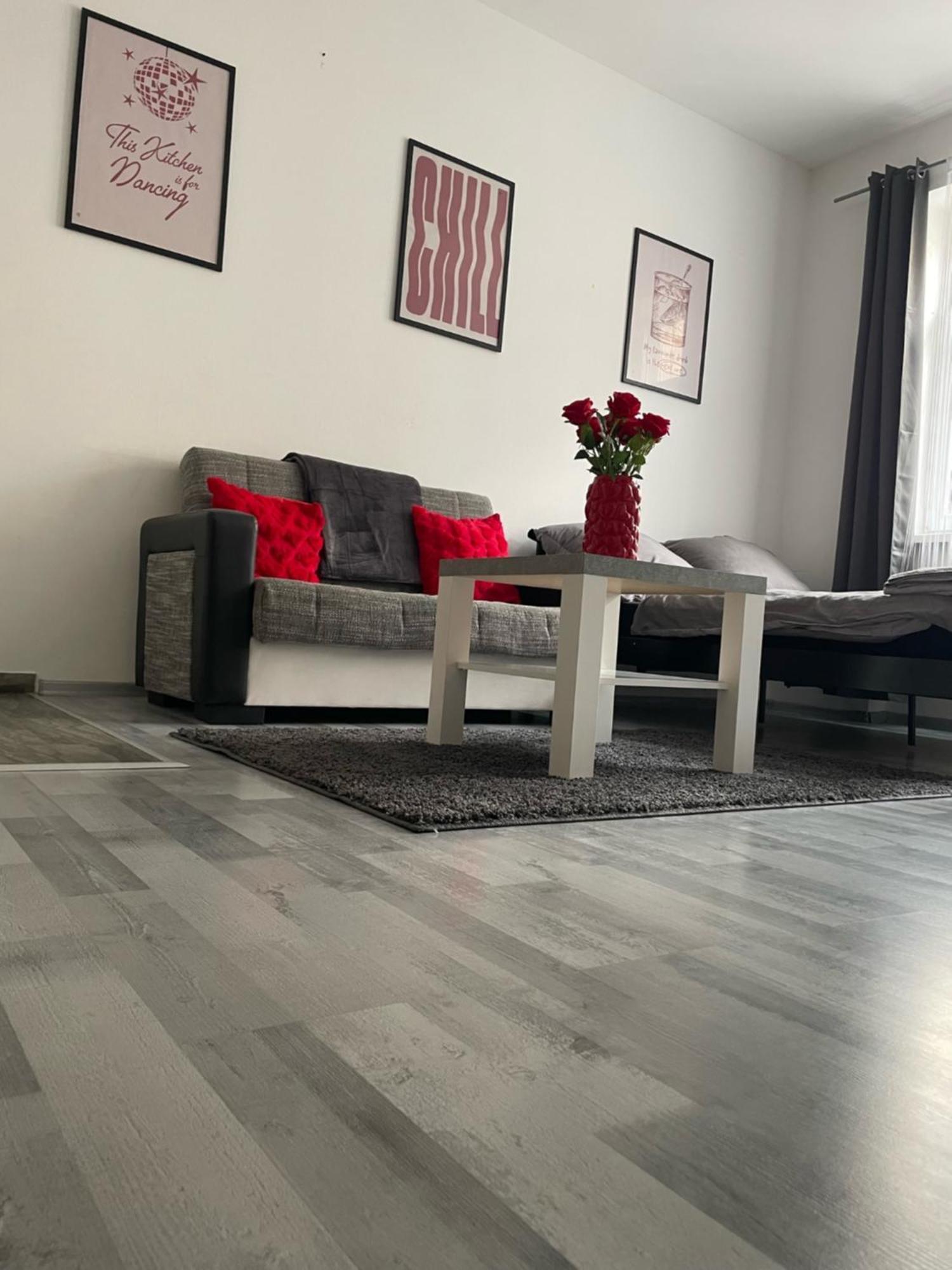 Tiffany Apartment In The City Center ブラチスラヴァ エクステリア 写真
